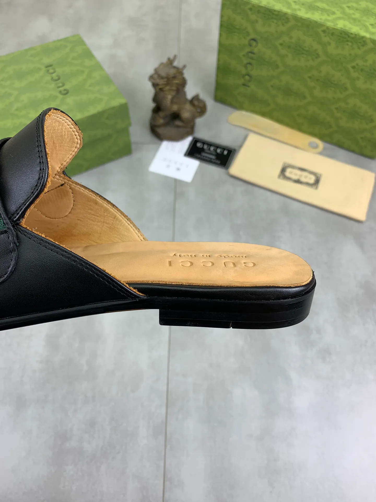 Men's Men's Shoes💰P480💰【New Style】Water-dyed Niuli High Quality Gucci half-drag business leather shoes hot selection (Gucci) official website latest Gucci half-drag 🎁 business leather shoes, hot style 💥 simple and elegant style, exclusive for trendy men. Unique official website latest brand original double G embossing Elements 👑 Original Gucci decoration, fashionable and elegant, fabric original calfskin ✅ Fully imported first-layer cowhide lining, official website designated wear-resistant, rubber business outsole, classic model taken at the counter in real life 🎬Number: 38-44 (45 46 customized) 2⃣️colors available